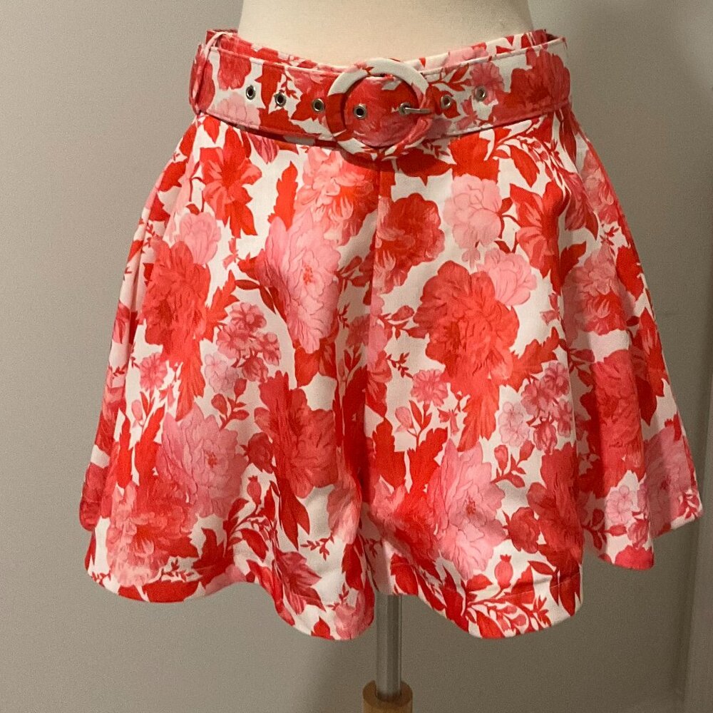 Beulah Skorts. Size: S. Red/White.